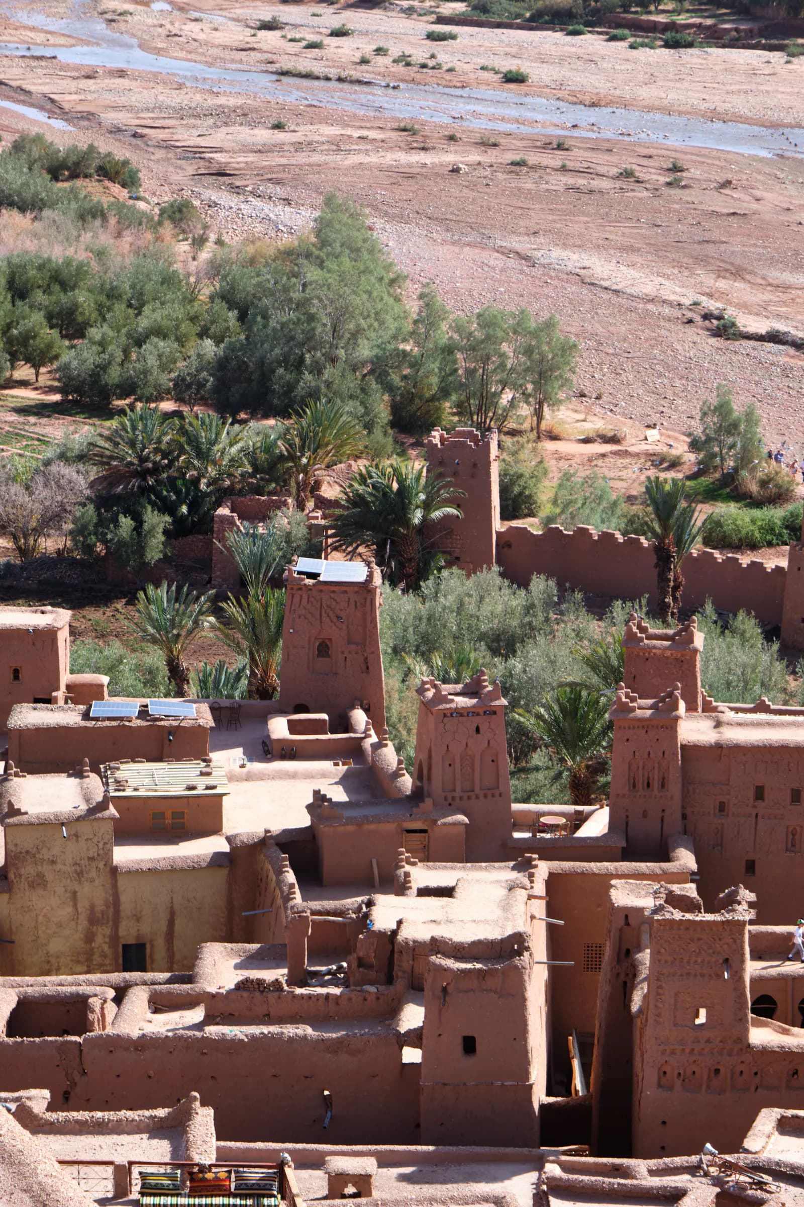 Kasbah-Architektur entlang einer Route durch Marokko